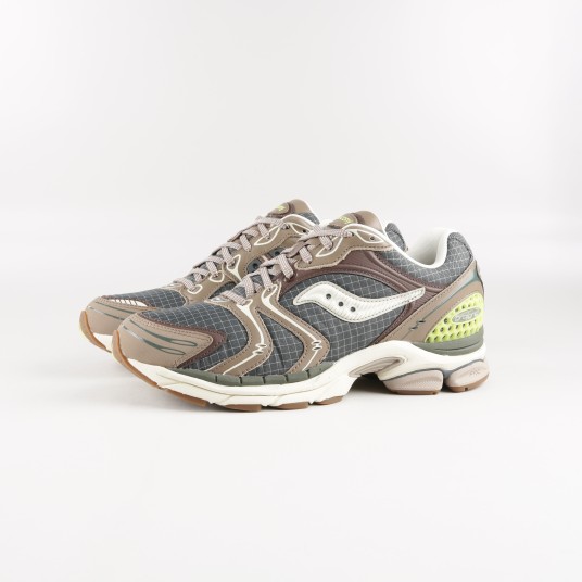 PROGRID TRIUMPH 4 CARBON/TAUPE