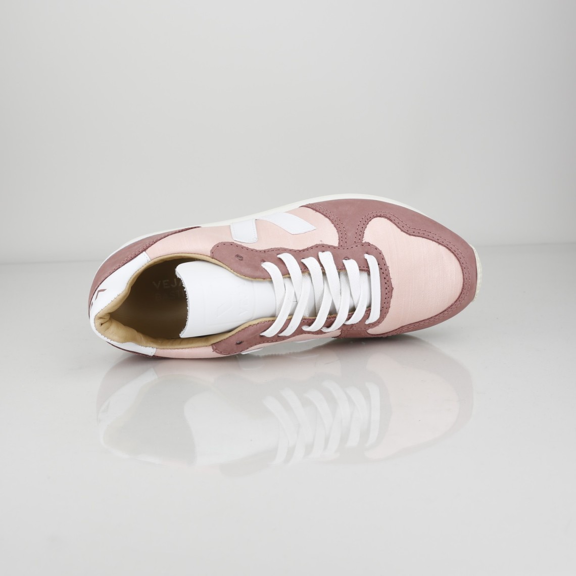 Veja holiday hotsell low top