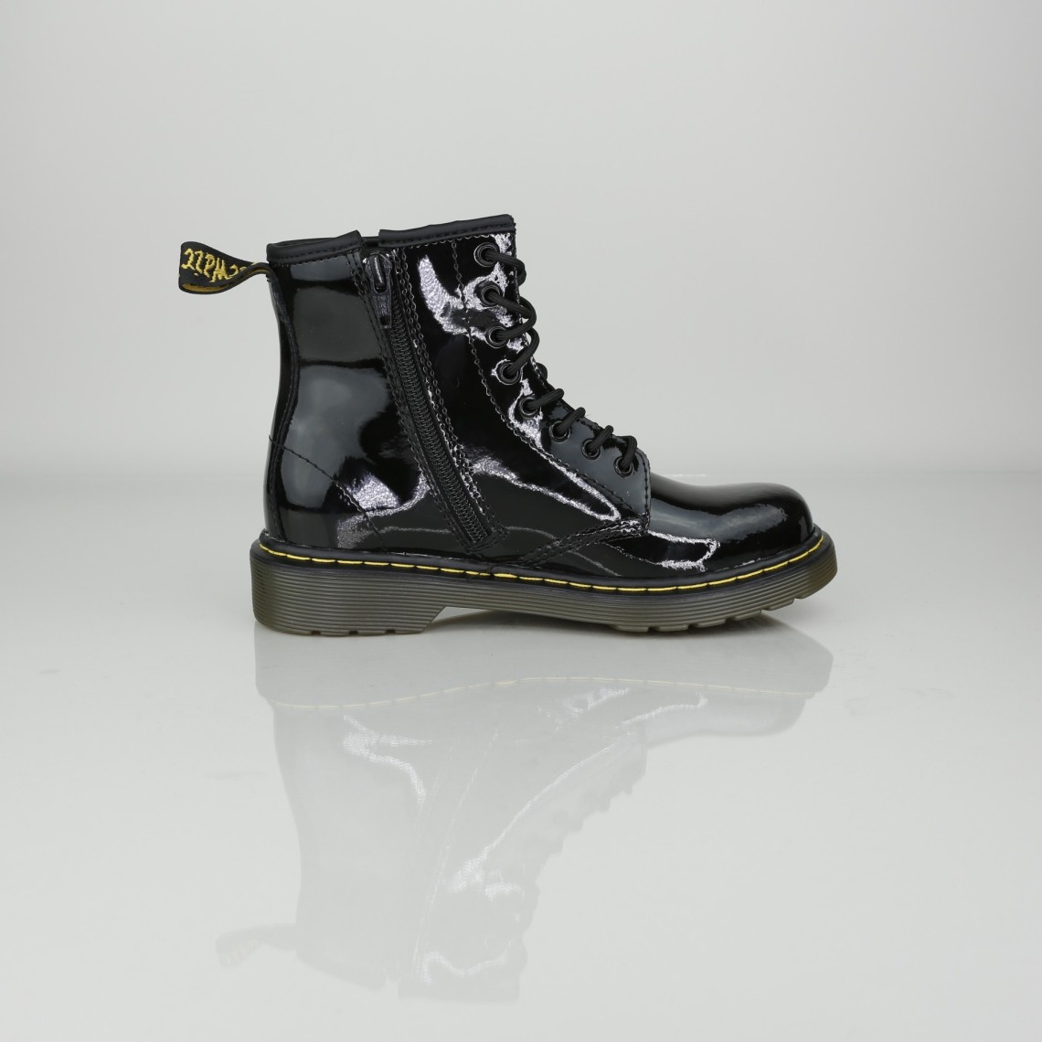 DELANEY BLACK PATENT LAMPER