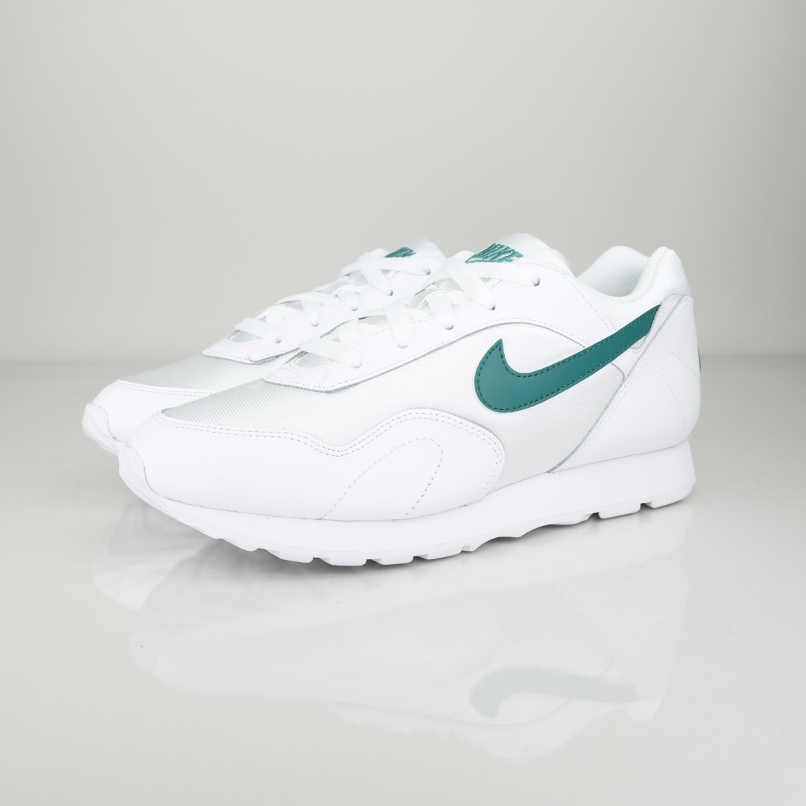 outburst nike
