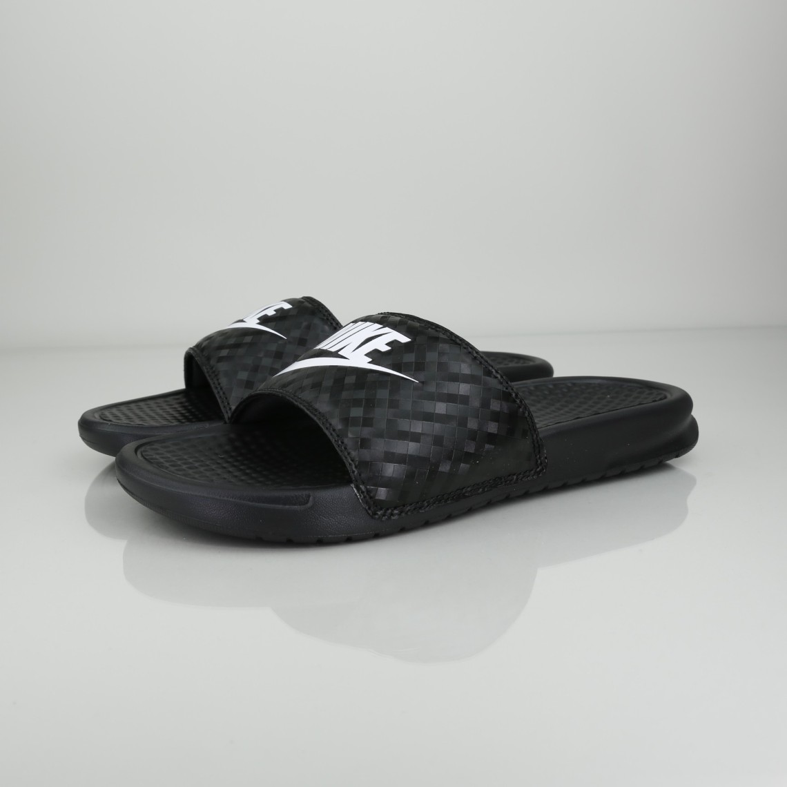 WMNS BENASSI JDI