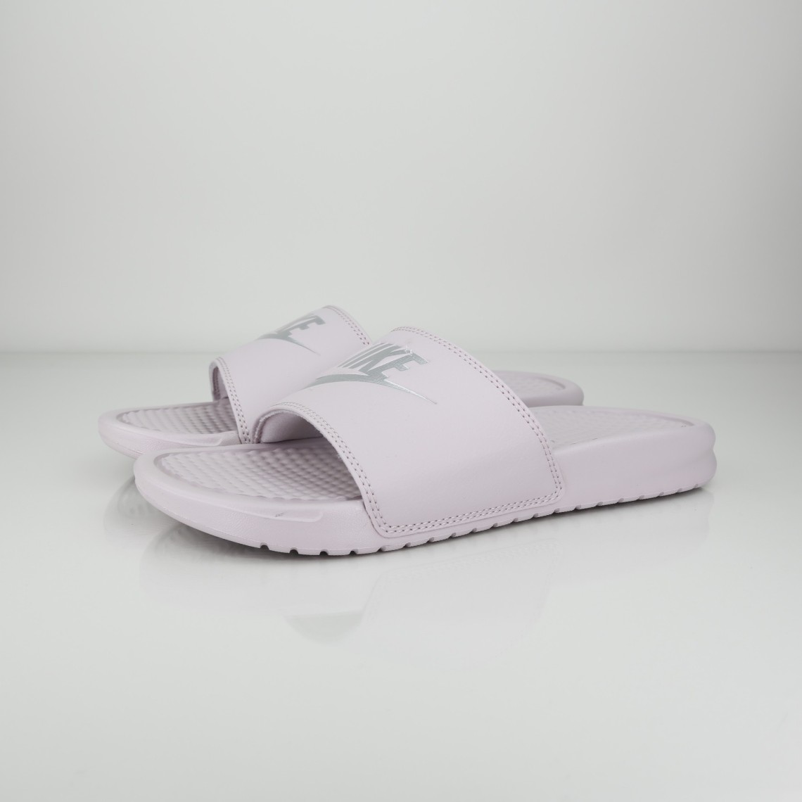 WMNS BENASSI JDI