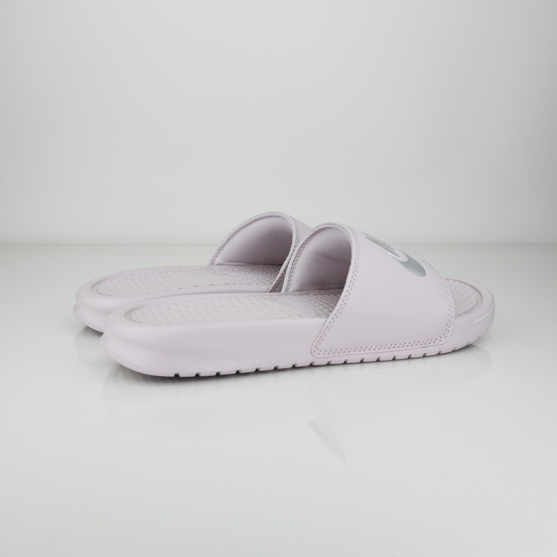 WMNS BENASSI JDI