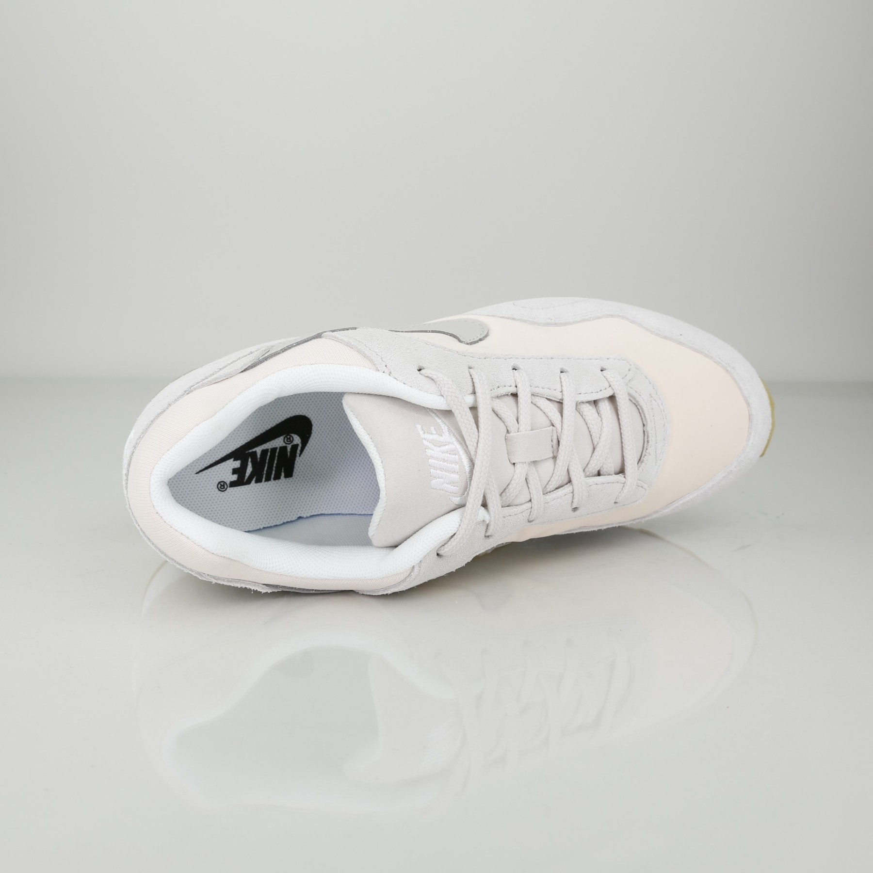 W NIKE OUTBURST