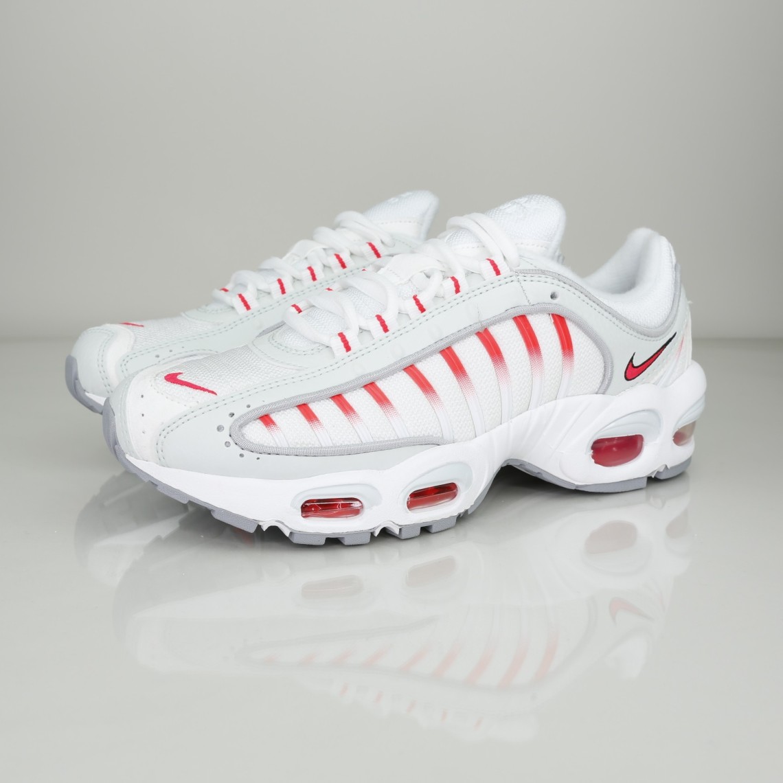 nike airmax tail wind