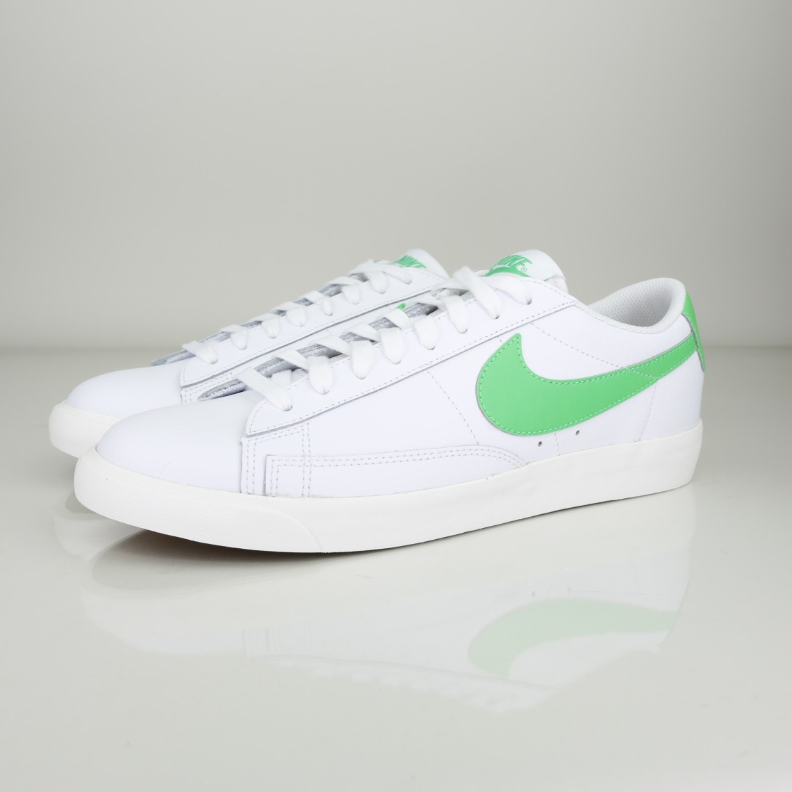 Blazer low leather hotsell
