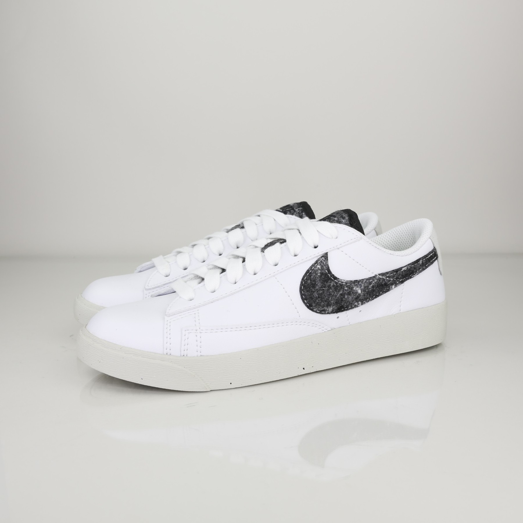 W BLAZER LOW SE