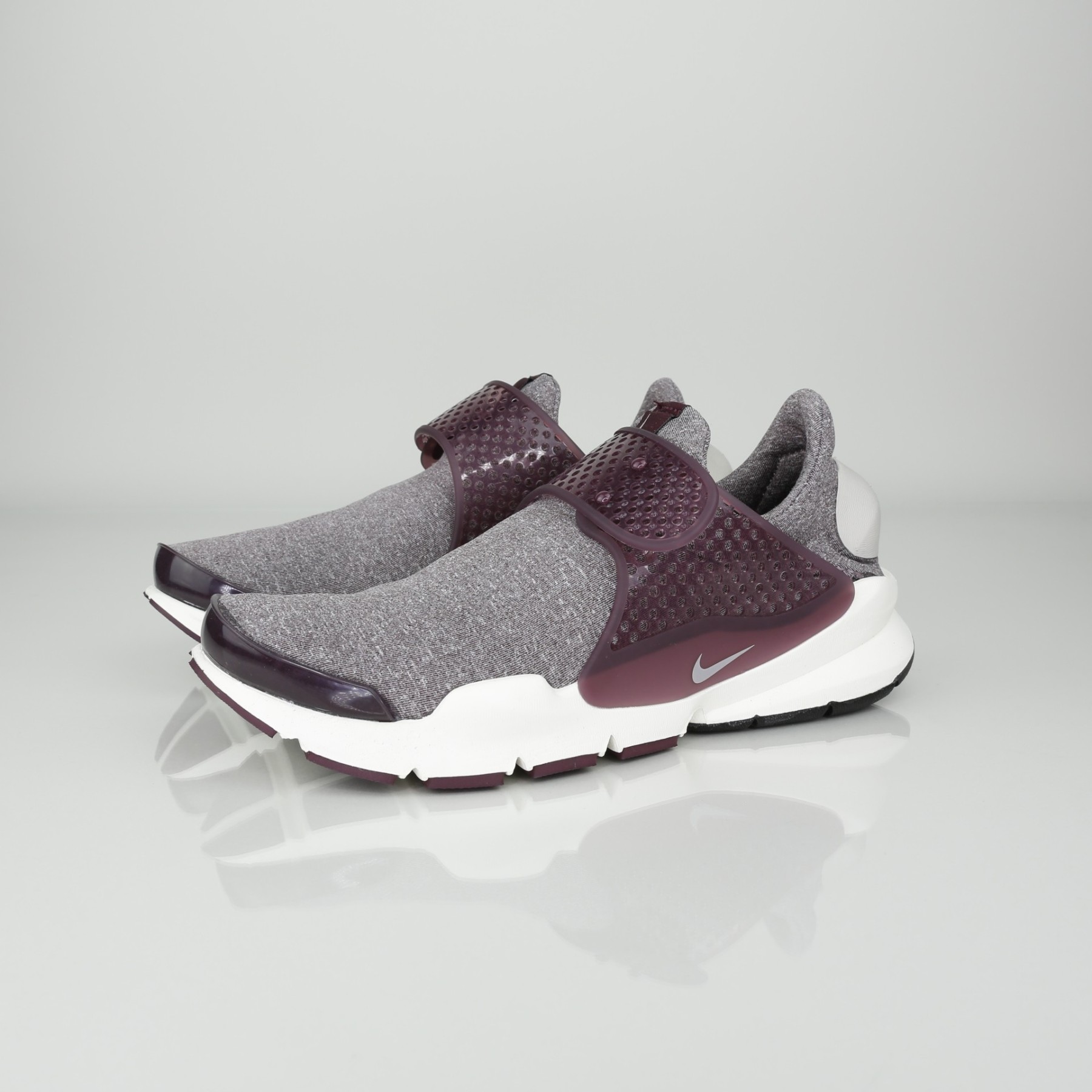 W NIKE SOCK DART SE