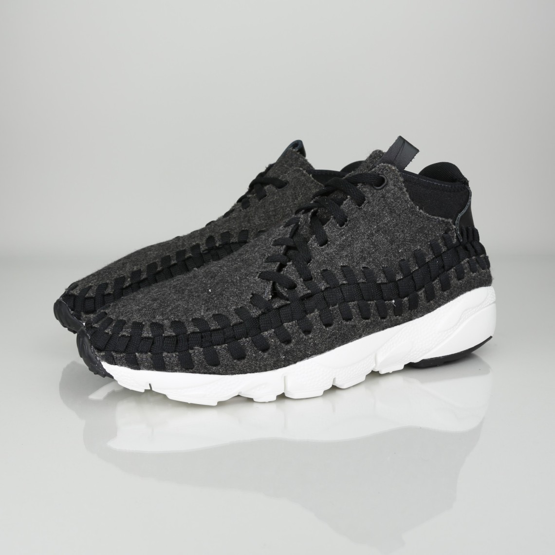 footscape woven chukka