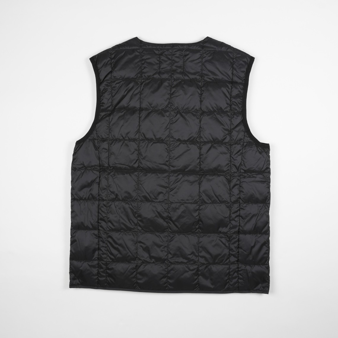 V NECK BUTTON DOWN VEST V NECK BUTTON DOWN VEST